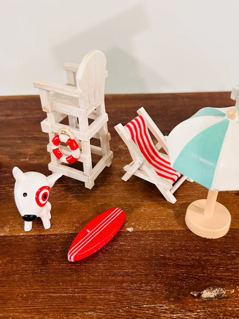Target Bullseye Dog Surfboard Mini Summer Beach Lifeguard Chair & Surf Shack Set